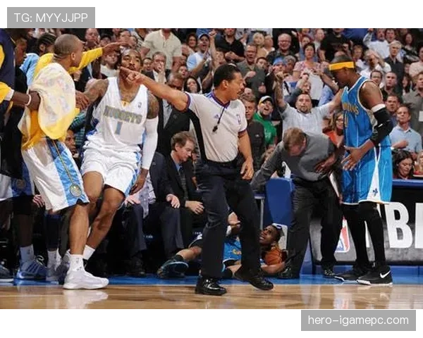 篮球场上裁判如何协商判罚?带你了解NBA的判决沟通流程 篮球场上裁判如何协商判罚?带你了解NBA的判决沟通流程